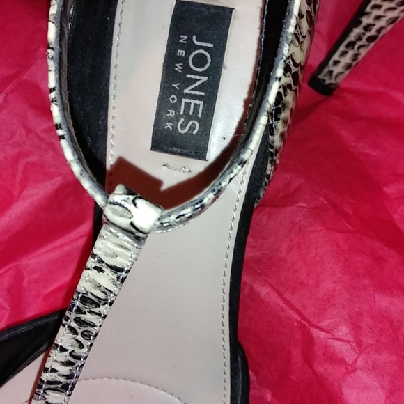 Ladies heels - Picture 4 of 4